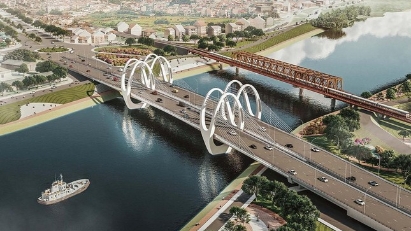 Construction of road and rail bridges in Hanoi gets underway