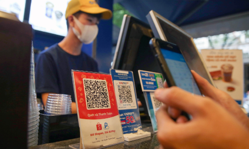 Giao dịch thanh toán qua điện thoại di động và QR tăng trưởng đột phá