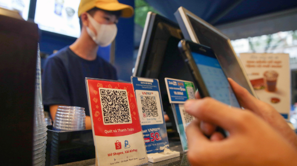 Giao dịch thanh toán qua điện thoại di động và QR tăng trưởng đột phá