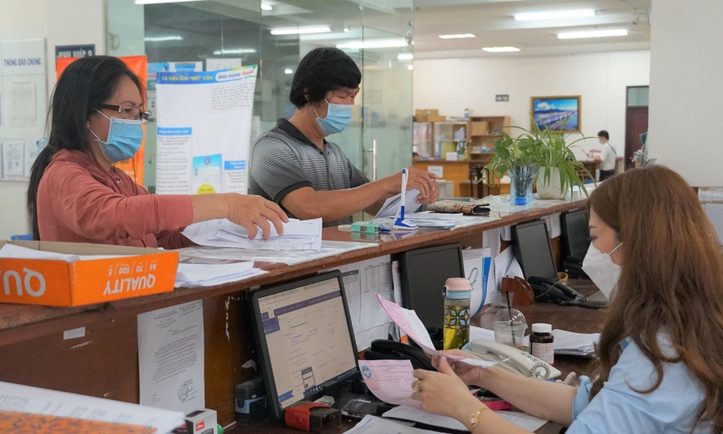 Công an TP.HCM sẽ phối hợp với Bảo hiểm Xã hội TP.HCM xác minh, củng cố hồ sơ và đề nghị khởi tố một số đơn vị chậm đóng bảo hiểm xã hội, bảo hiểm thất nghiệp, bảo hiểm y tế. (Ảnh minh họa).