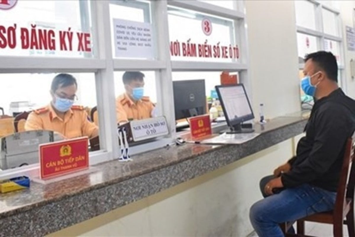 Từ ngày 15/8, người dân được đăng ký xe tại nơi tạm trú (Ảnh minh họa).