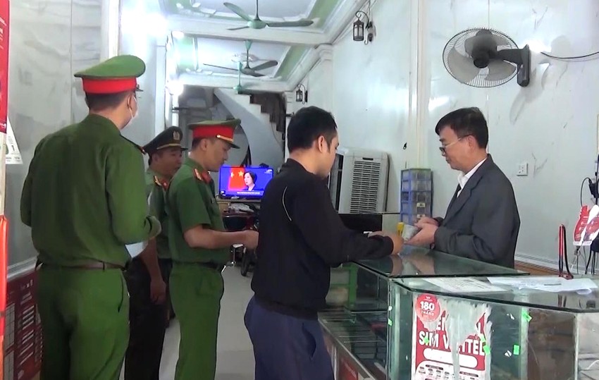 2.500 c&aacute;n bộ chiến sĩ C&ocirc;ng an tỉnh Thanh H&oacute;a đồng loạt ra qu&acirc;n tổng kiểm tra 735 cơ sở cầm đồ, cho vay