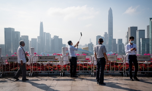 IMF bất ngờ nâng dự báo tăng trưởng kinh tế toàn cầu