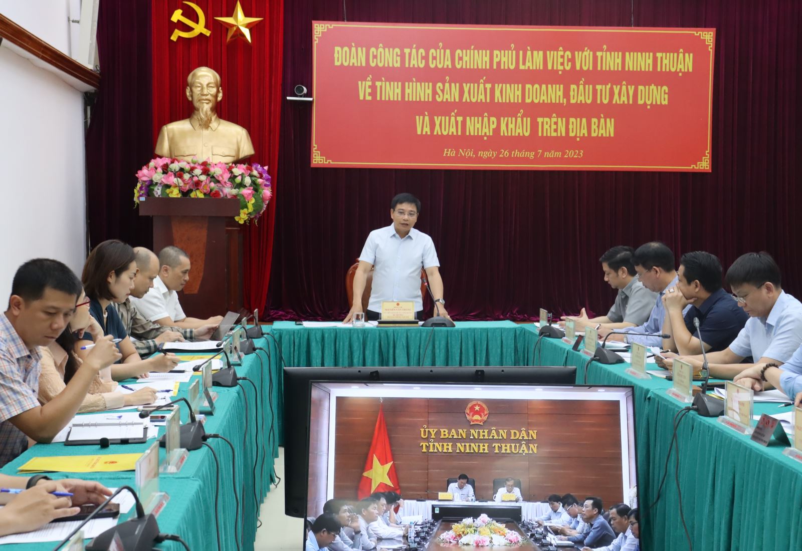 Bộ trưởng đề nghị tỉnh ph&aacute;t huy kết quả đạt được, khắc phục kh&oacute; khăn, c&oacute; giải ph&aacute;p to&agrave;n diện, khả thi để khai th&aacute;c tiềm năng, lợi thế, nhất l&agrave; khi c&aacute;c tuyến cao tốc được đưa v&agrave;o sử dụng, tiềm năng hiện tại cần được hiện thực ho&aacute; th&agrave;nh của cải, vật chất cụ thể để ph&aacute;t triển kinh tế - x&atilde; hội.&nbsp;