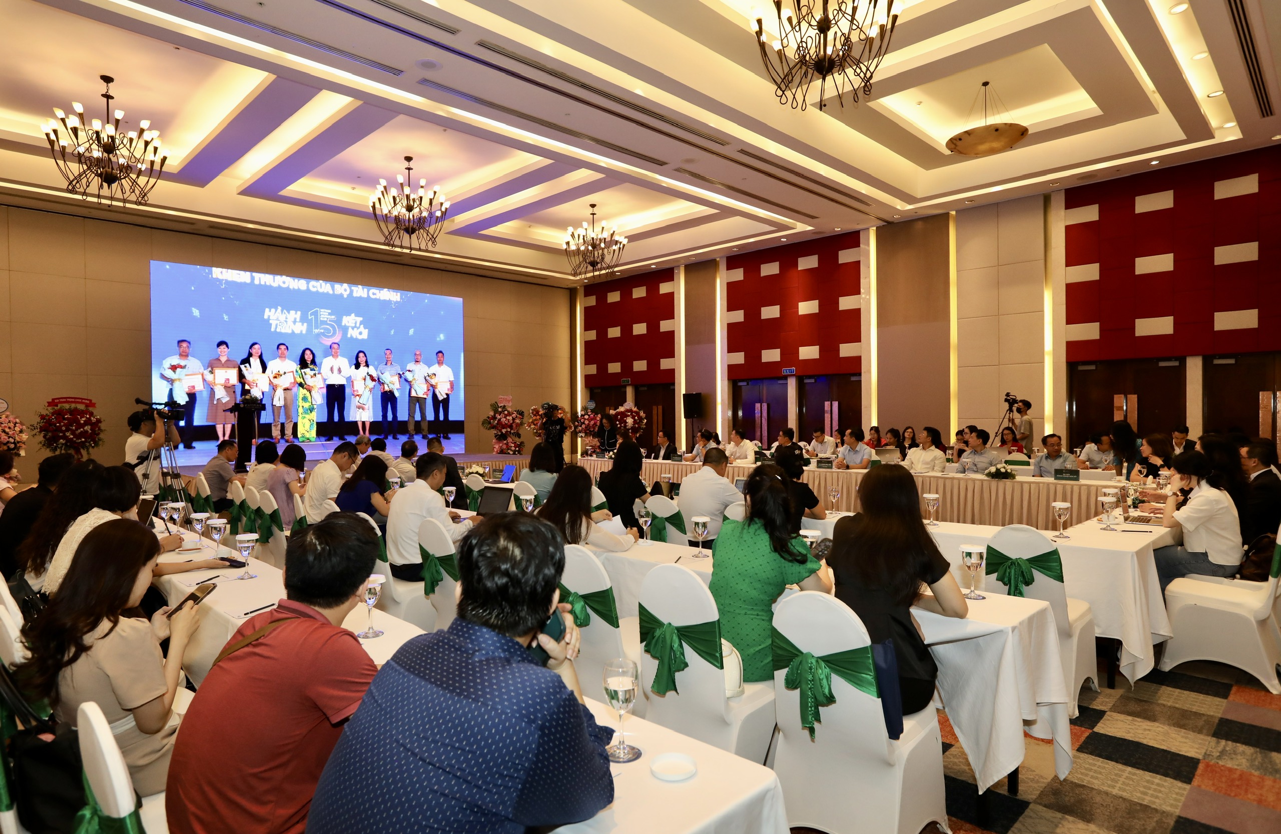  Đối thoại tháng 7: 