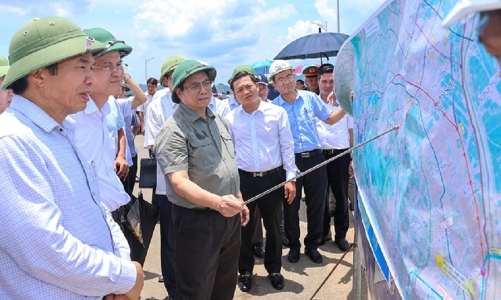 Thủ tướng: Tuyến đường Đông-Tây sẽ mở ra không gian phát triển mới cho tỉnh Ninh Bình