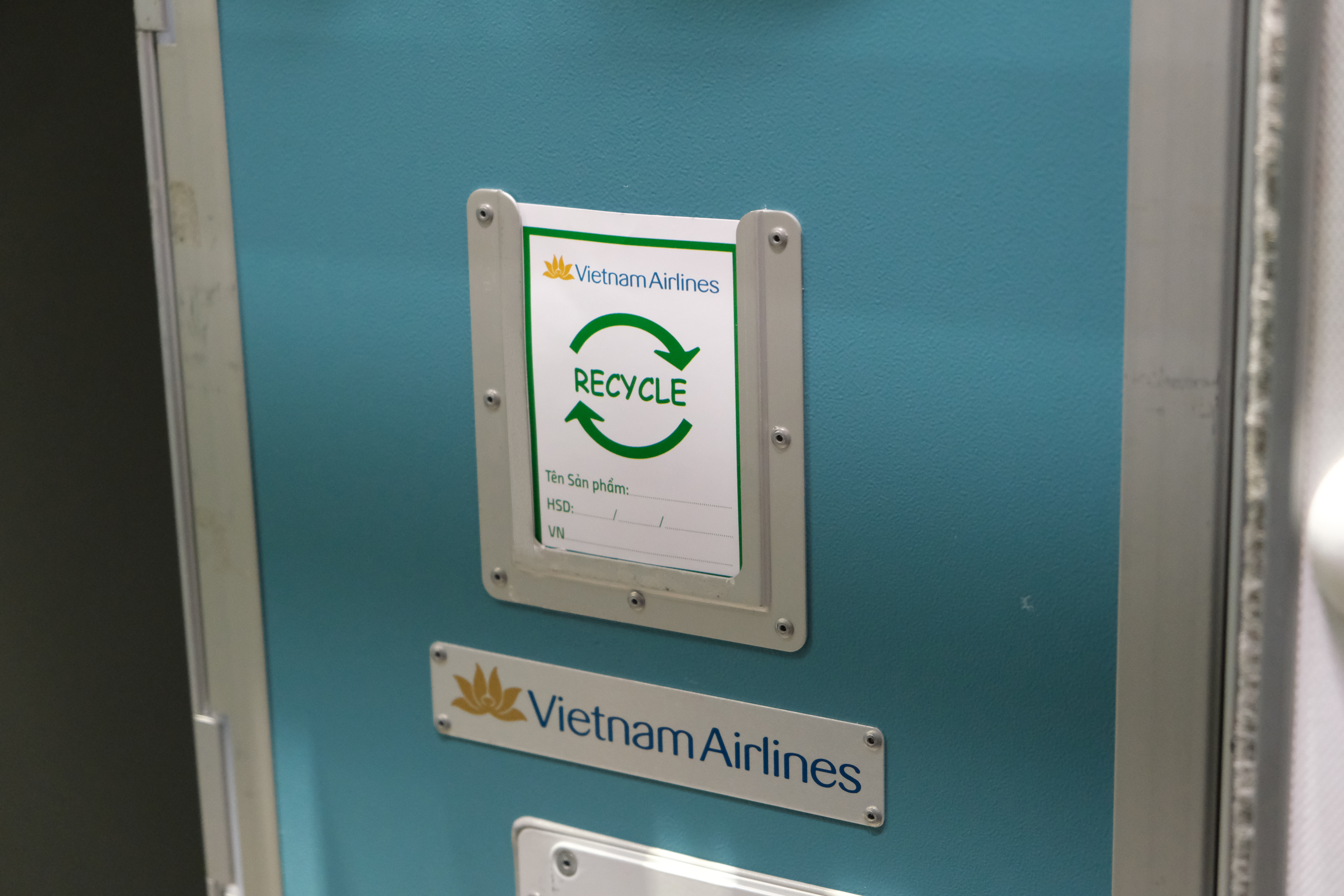 Vietnam Airlines quyên góp hàng chục nghìn suất ăn khô tới tổ chức từ thiện - Ảnh 2