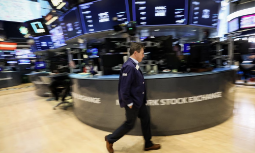 Chứng khoán Mỹ tụt điểm sau chuỗi tăng lịch sử của Dow Jones, giá dầu lên cao nhất 3 tháng