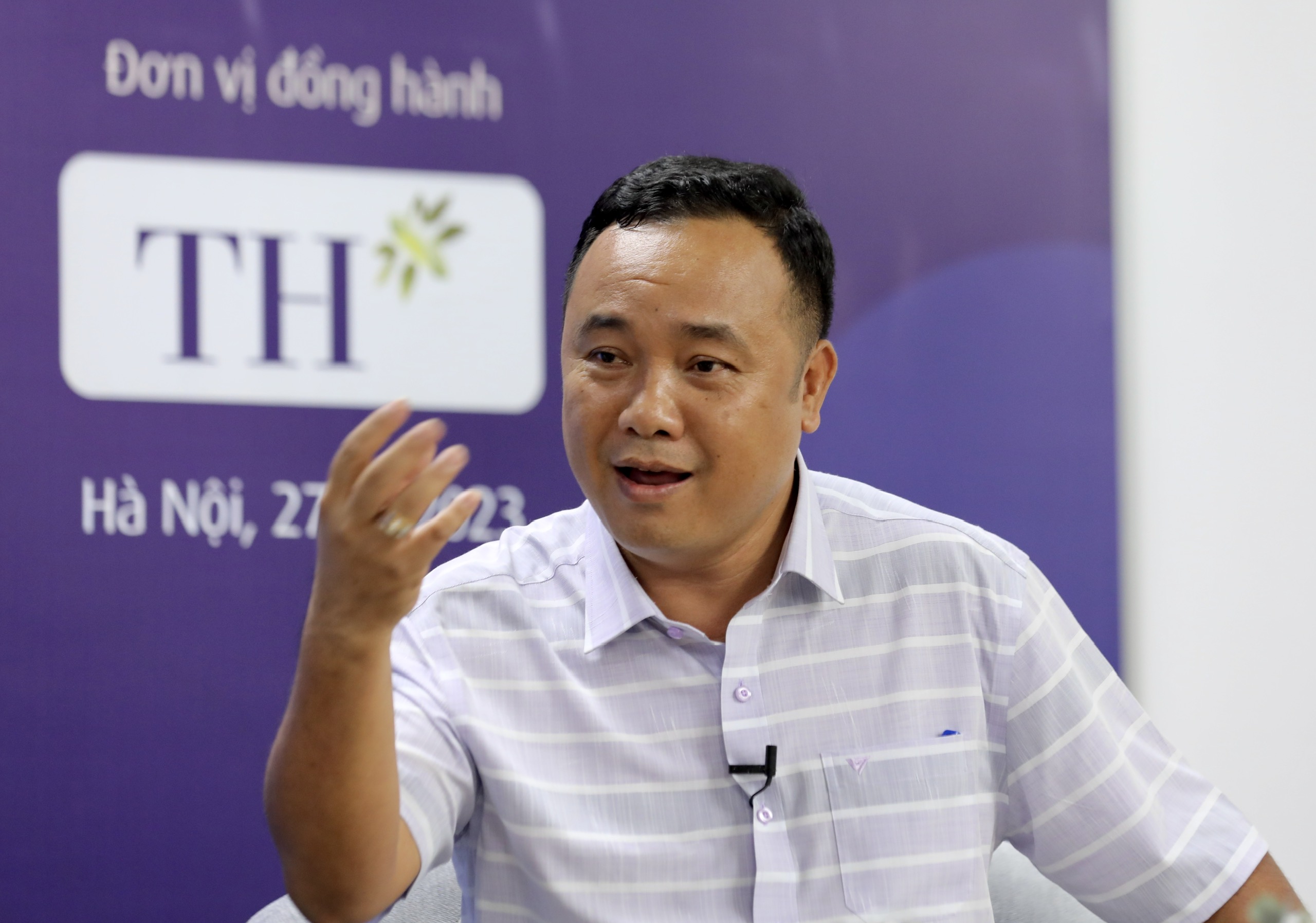 TS. Vũ Văn Thoại.  