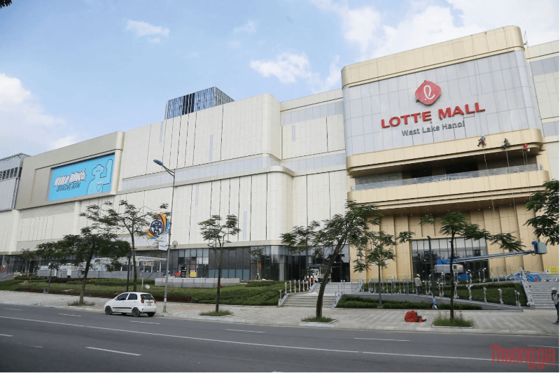 Lotte Mall West Lake Hanoi opens its doors