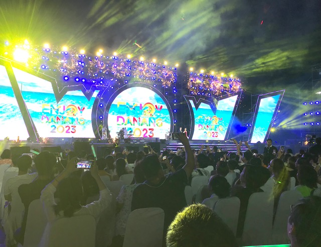 Không khí sôi động Đêm nhạc Tận hưởng mùa hè 2023 . Ảnh: Ngô Anh Văn