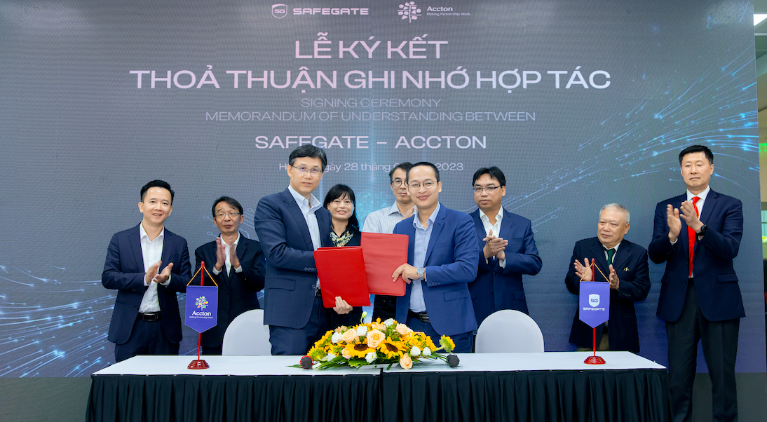 Lễ ký kết hợp tác giữa Công ty An ninh mạng thông minh SCS (đơn vị phát triển SafeGate) và Tập đoàn công nghệ Accton.