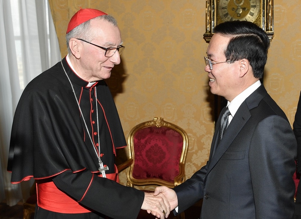 Chủ tịch nước Võ Văn Thưởng gặp Thủ tướng Toà thánh, Hồng y Pietro Parolin. Ảnh: TTXVN.
