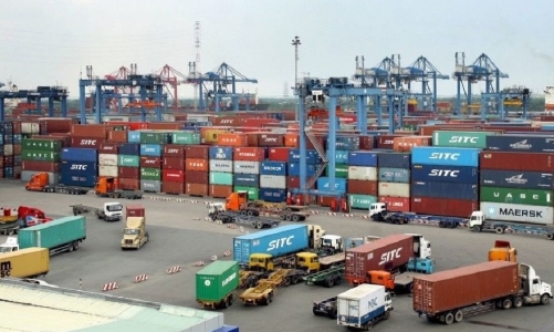 Đà giảm xuất khẩu đang dần được thu hẹp, thặng dư thương mại đạt trên 15 tỷ USD