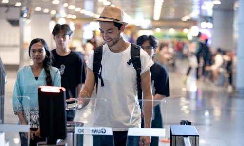 Lần đầu tiên Nhà ga Quốc tế Đà Nẵng triển khai dịch vụ self check-in kiosk cho hành khách hãng Korean Air