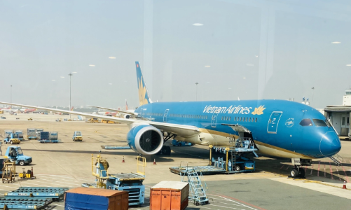 Lãi gộp hai quý đầu năm lên gần 2.900 tỷ đồng, Vietnam Airlines vẫn 