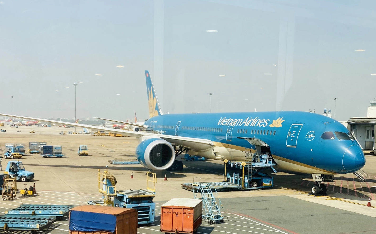 Nửa đầu năm, Vietnam Airlines lỗ sau thuế 1.331 tỷ đồng, giảm lỗ sâu 75% so với 6 tháng đầu 2022 (lỗ 5.237 tỷ đồng).