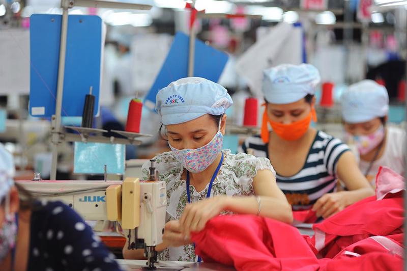Cơ quan thuế hoàn hơn 10.000 tỷ đồng thuế VAT trong ngành dệt may, sắt thép hoàn 4.460 tỷ đồng, gỗ và sản phẩm từ gỗ hoàn hơn 4.200 tỷ đồng...