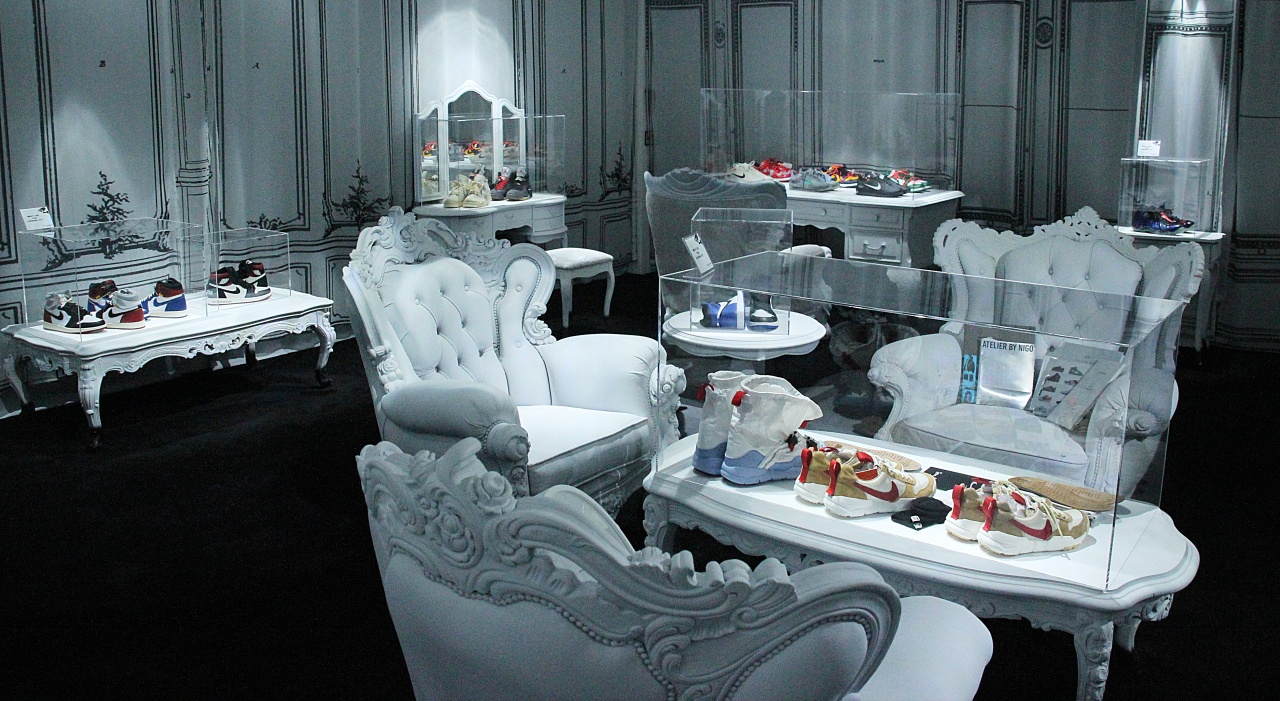 Một showroom của Kream tại Seoul hiện c&oacute; khoảng 300 đ&ocirc;i sneakers phi&ecirc;n bản giới hạn.