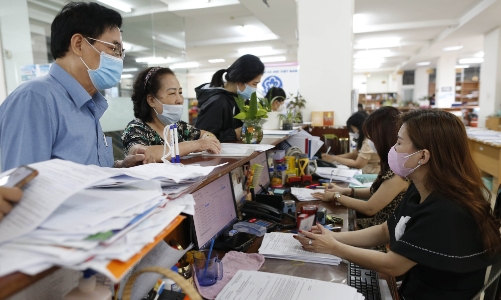 Điều kiện nghỉ hưu ở tuổi 60 với nam, 55 với nữ vẫn có lương hưu