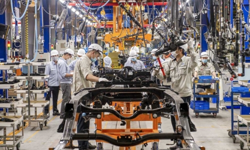 PMI tăng điểm trong tháng 7, ngành sản xuất Việt Nam đã có dấu hiệu ổn định