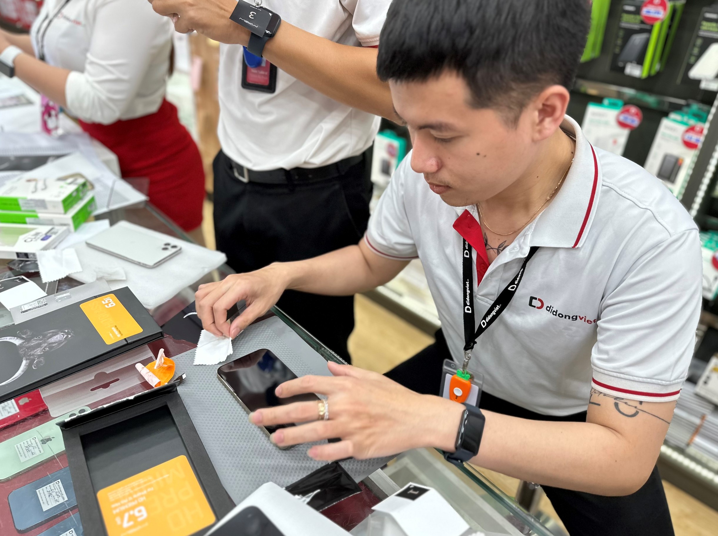 Ngoài giá bán, Di Đ&ocirc;̣ng Vi&ecirc;̣t còn t&acirc;̣p trung vào ưu đãi dịch vụ, bảo hành h&acirc;̣u mãi&hellip;