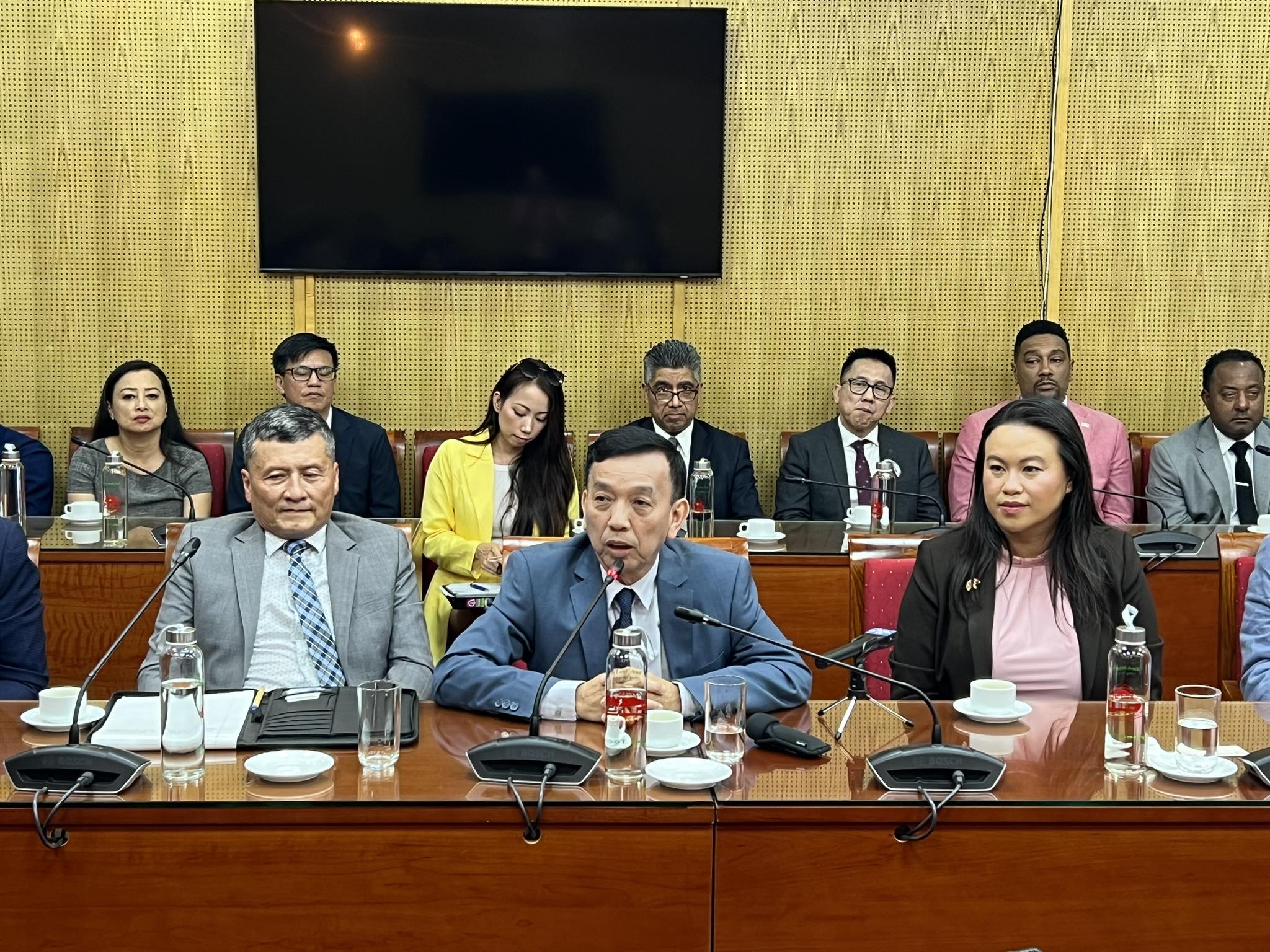 &Ocirc;ng David Dương, doanh nh&acirc;n Mỹ gốc &Aacute; ti&ecirc;u biểu c&ugrave;ng đo&agrave;n doanh nh&acirc;n bang California trong buổi thăm v&agrave; l&agrave;m việc với Bộ Kế hoạch v&agrave; Đầu tư, chiều 31/7/2023.