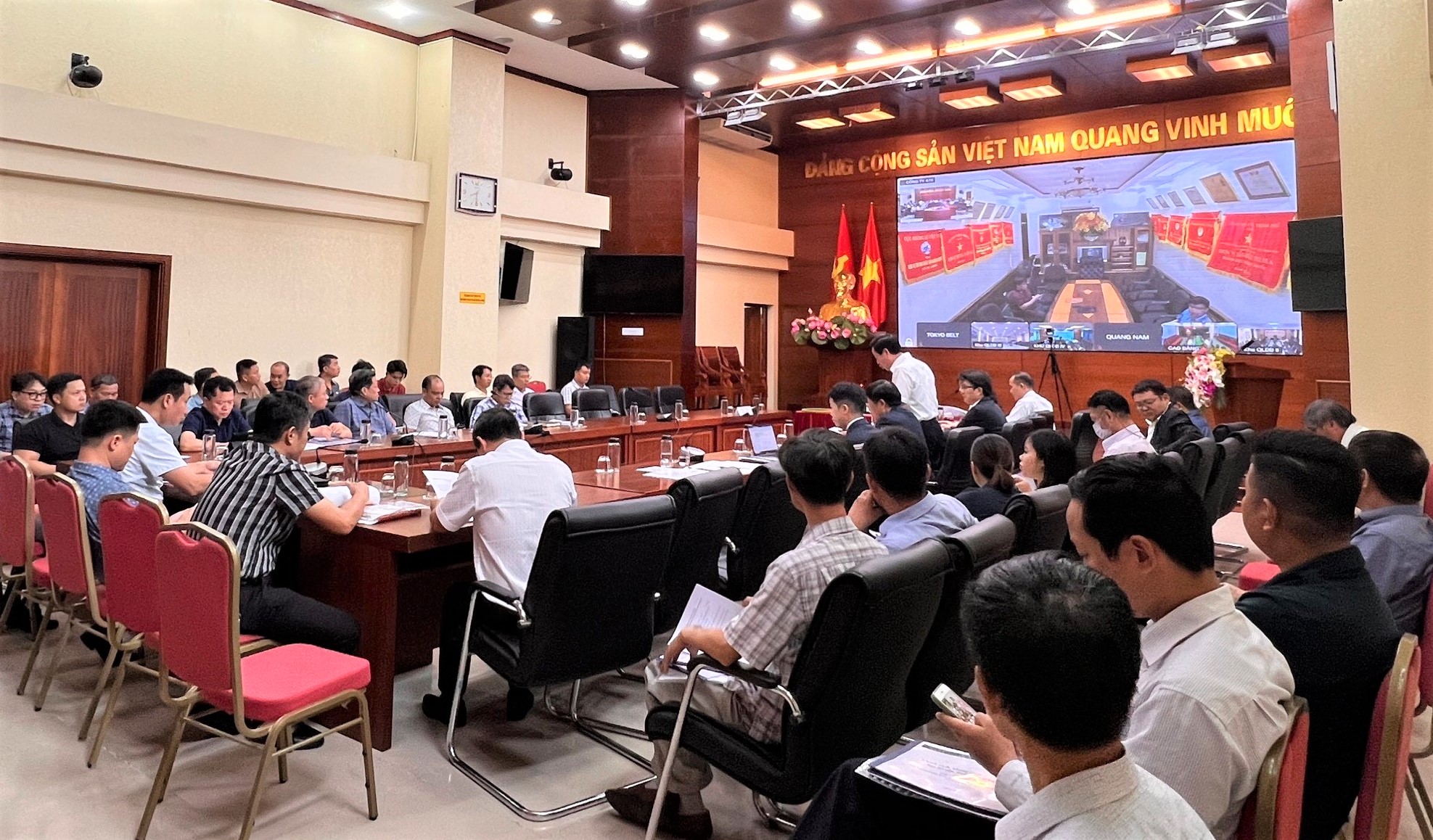 Toàn cảnh hội thảo kỹ thuật về quản lý và bảo trì cầu, đường bộ.