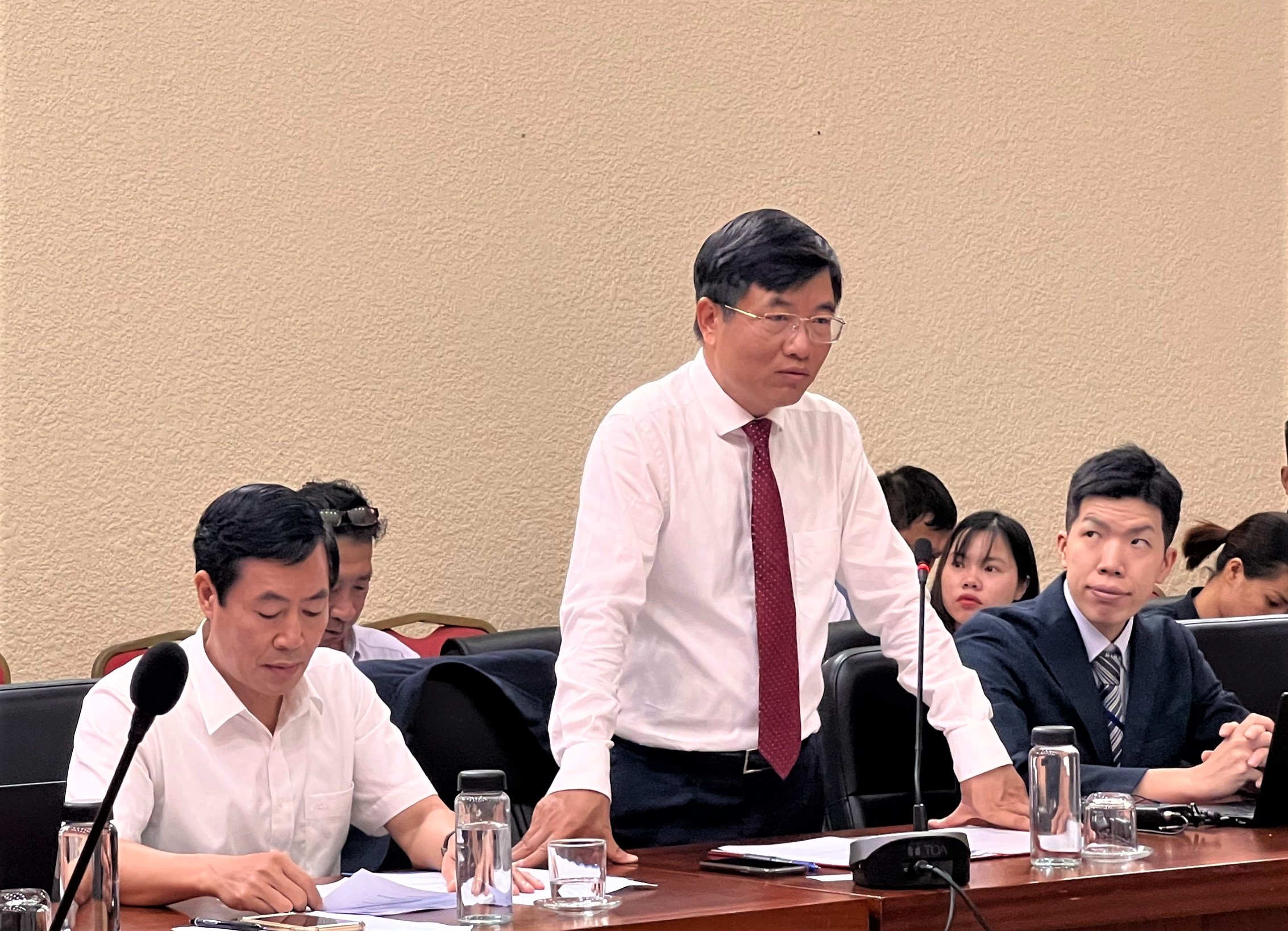 Ông Nguyễn Mạnh Thắng, Phó Cục trưởng Cục Đường bộ Việt Nam chia sẻ tại hội thảo.
