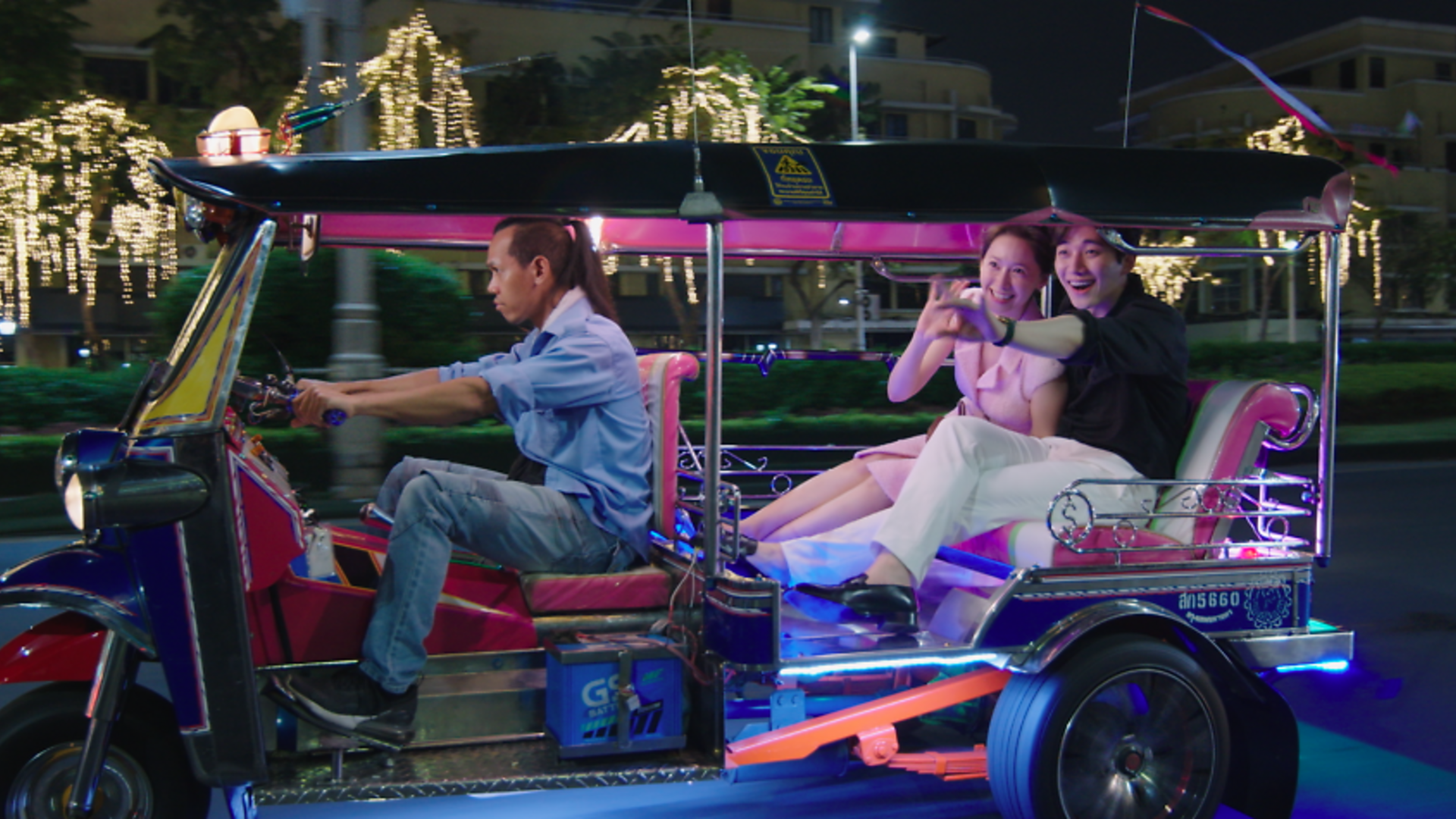 Một số cảnh quay mang đậm bản sắc Thái Lan trong bộ phim truyền hình Hàn Quốc King the land của Netflix.