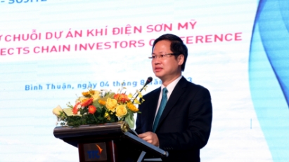 Binh Thuan licenses investments in four LNG-to-power projects