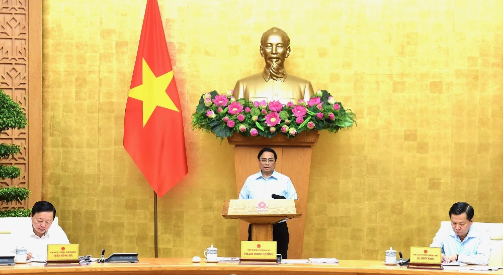 Thủ tướng Phạm Minh Chính: "Ưu tiên tháo gỡ khó khăn, vướng mắc cho sản xuất kinh doanh, thúc đẩy tăng trưởng, tạo công ăn, việc làm, sinh kế cho người dân gắn với ổn định kinh tế vĩ mô, kiểm soát lạm phát. Ảnh VGP.