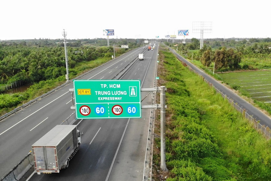 Bộ Giao thông Vận tải đề xuất cho phép 9 tuyến đường bộ cao tốc do nhà nước đầu tư hoàn thành, đưa vào khai thác trước năm 2025 thực hiện thí điểm theo cơ chế phí. Ảnh minh họa.