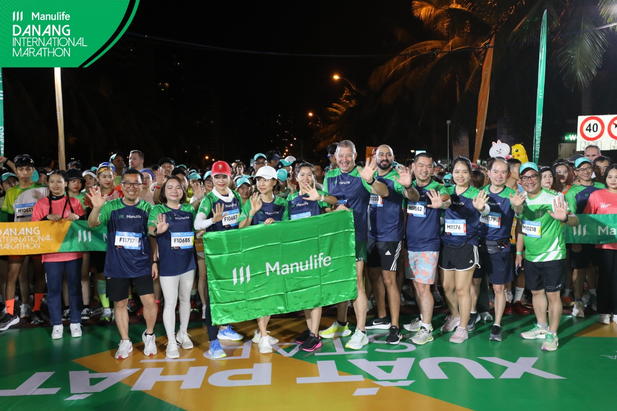 Các vận động viêntham gia Giải chạy marathon quốc tế Đà Nẵng 2023 chuẩn bị xuất phát