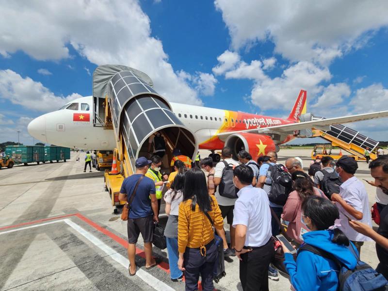Dự kiến mức trần khung giá dịch vụ vận chuyển hành khách hàng không nội địa sẽ được điều chỉnh tối đa 6,67% tùy theo cự ly vận chuyển.