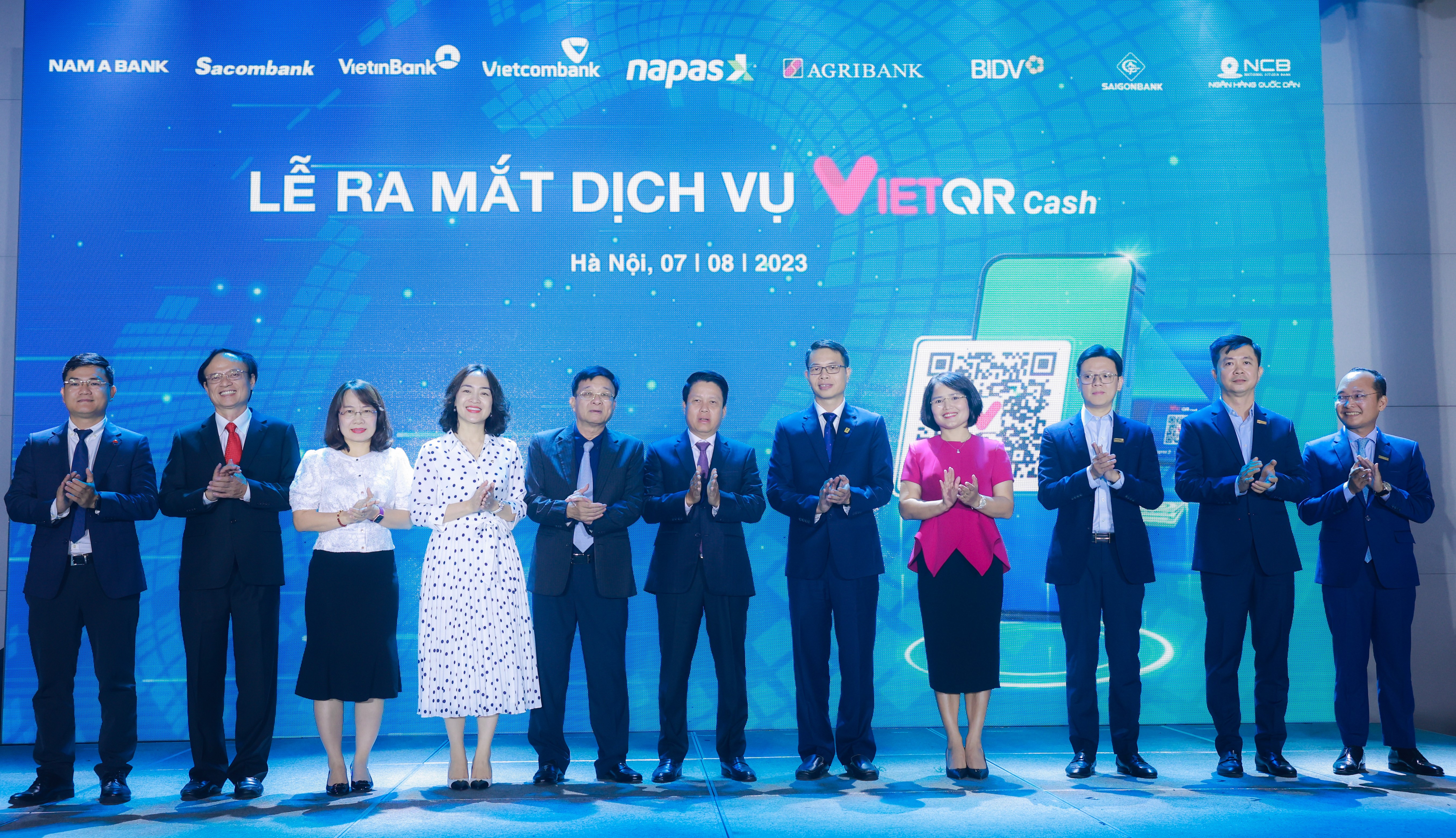 L&atilde;nh đạo Ng&acirc;n h&agrave;ng Nh&agrave; nước c&ugrave;ng tham dự khai trương dịch vụ VietQRCash.