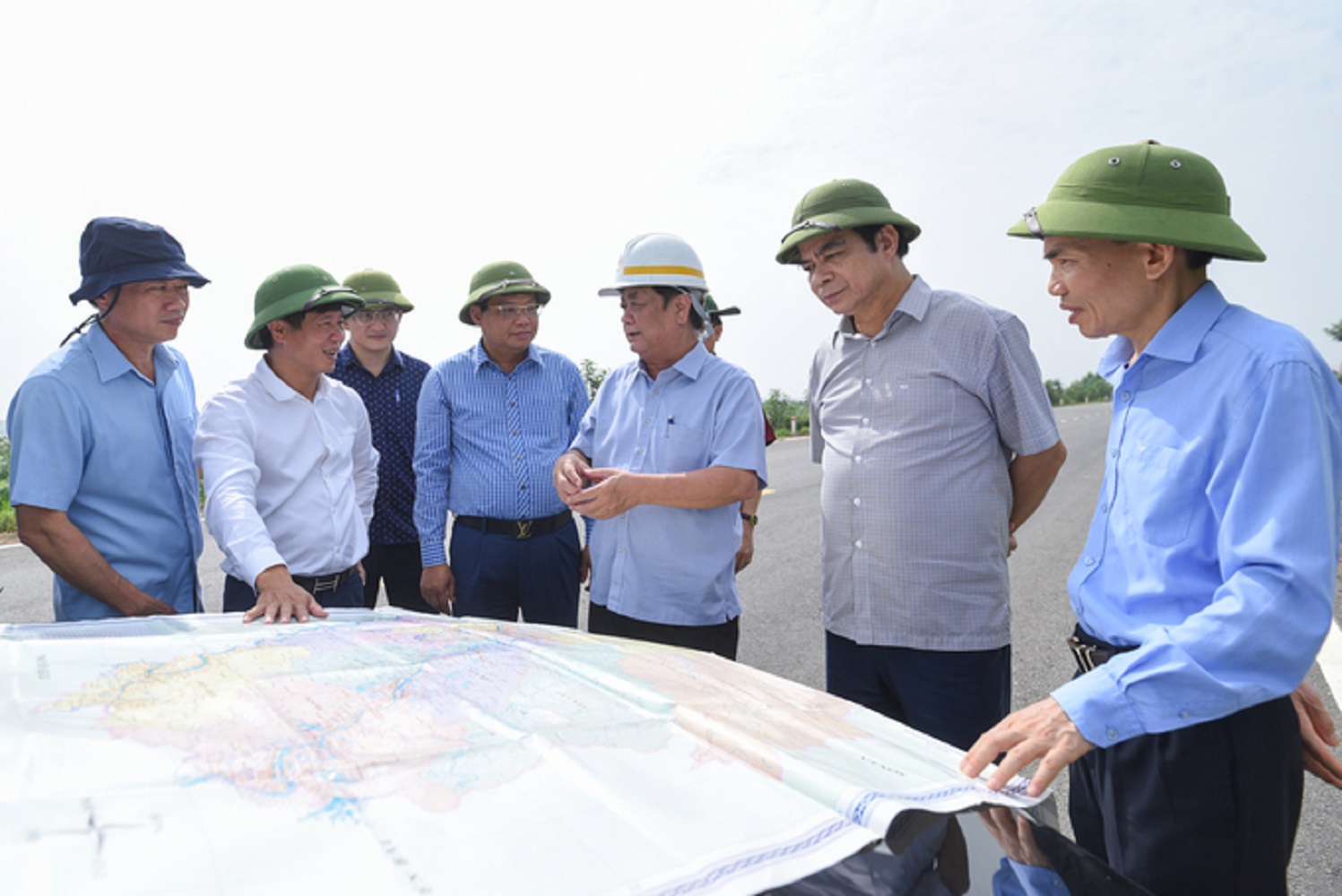Bộ trưởng Lê Minh Hoan khảo sát công tác phòng chống thiên tai ngày 8/8/2023.