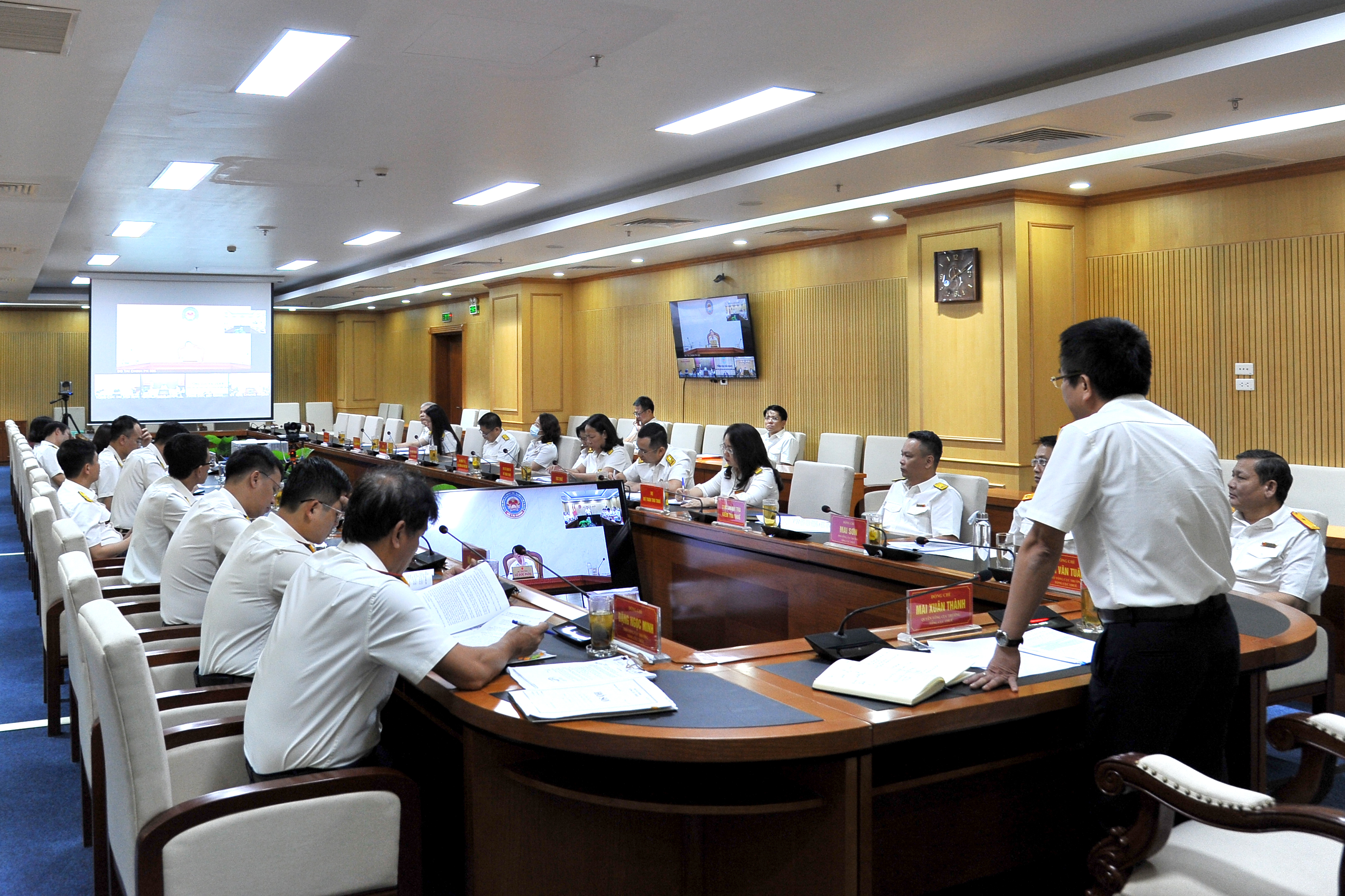 Quang cảnh điểm cầu tại cơ quan Tổng cục Thuế.