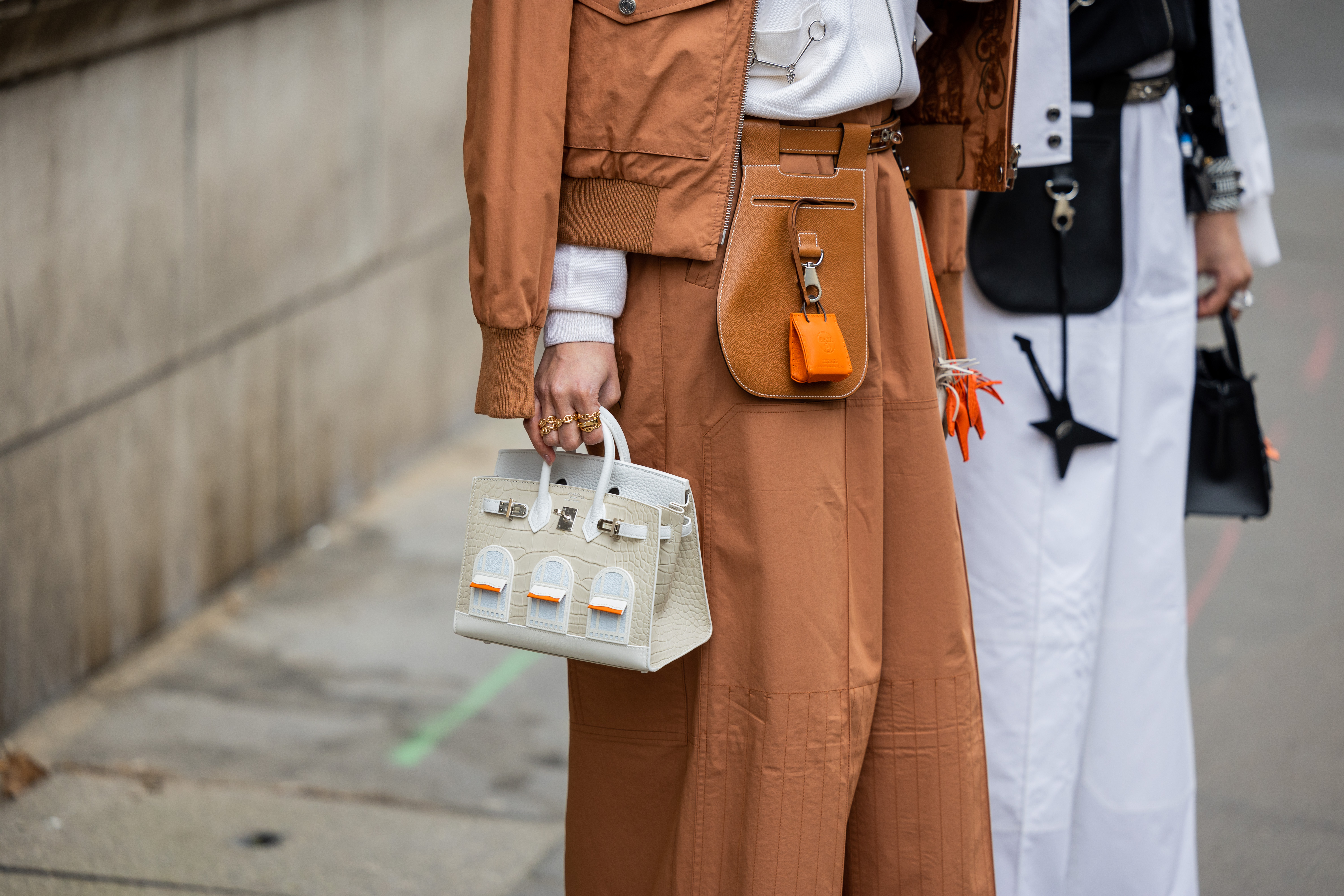 Chỉ ri&ecirc;ng Herm&egrave;s c&ocirc;ng bố doanh số b&aacute;n h&agrave;ng tăng 19% ở ch&acirc;u Mỹ.