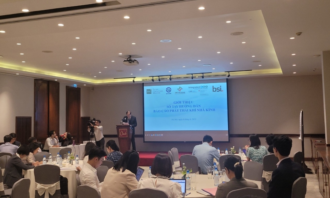 Phó Chủ tịch Ủy ban Chứng khoán Nhà nước Phạm Hồng Sơn phát biểu tại lễ ra mắt Sổ tay hướng dẫn báo cáo phát thải khí nhà kính.