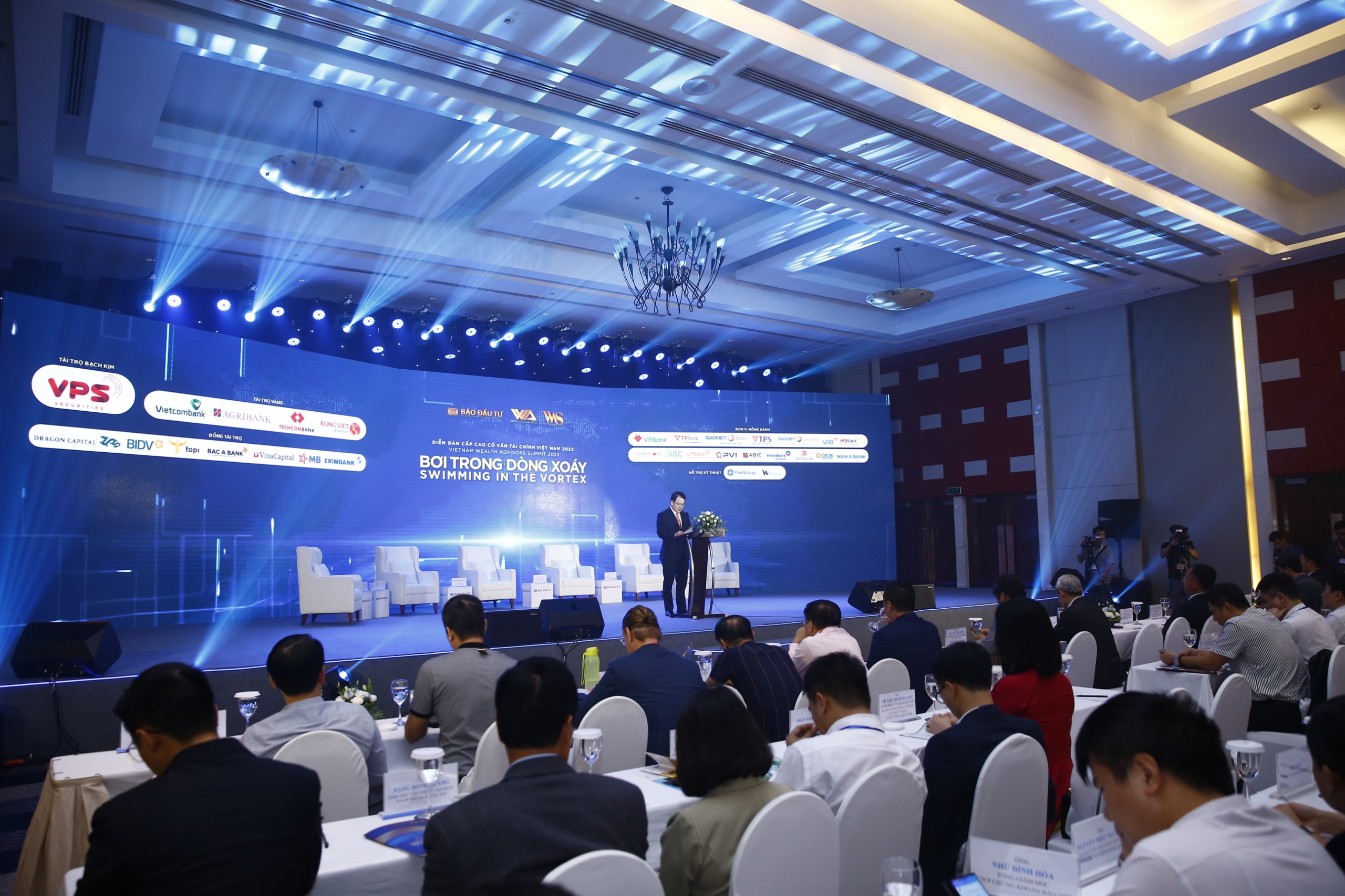 Thứ trưởng Trần Quốc Phương cho rằng&nbsp;những th&aacute;ng cuối năm 2023 v&agrave; cả năm 2024, kinh tế Việt Nam tiếp tục đối mặt với nhiều kh&oacute; khăn, th&aacute;ch thức.