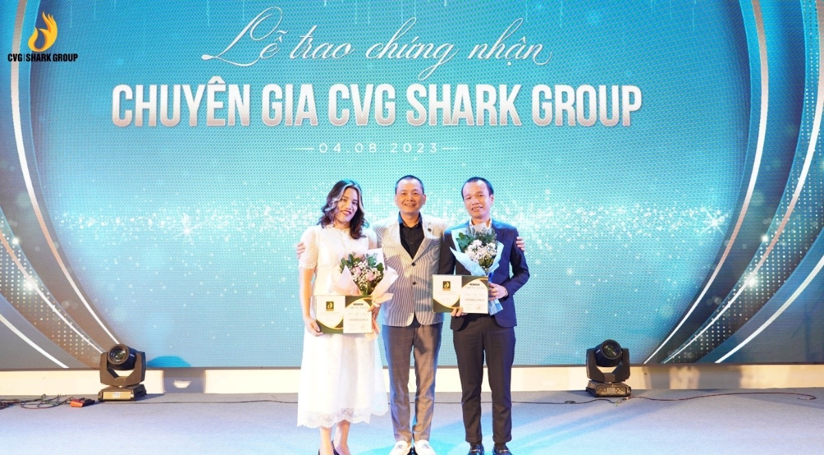“Dạ tiệc Doanh nhân” với chủ đề “Hội tụ tinh tú - Vươn tầm thế giới” nhằm củng cố khát vọng đưa Việt Nam trở thành cường quốc lớn mạnh về kinh tế.
