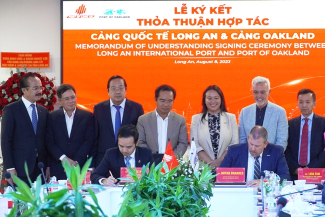 Long An International Port signs MoU with California’s Port of Oakland
