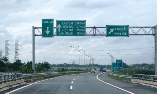 Khẩn trương mở rộng cao tốc Yên Bái - Lào Cai lên 4 làn xe