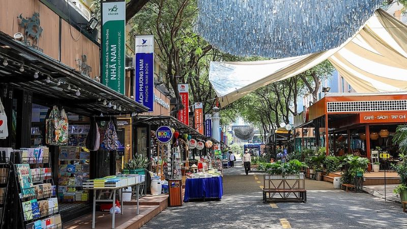 Đường s&aacute;ch Nguyễn Văn B&igrave;nh Quận 1 TP.HCM. (Ảnh minh họa).