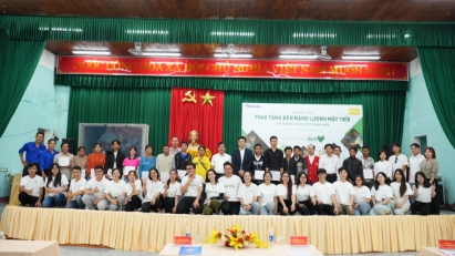 Panasonic supporting disadvantaged households in Quang Nam province