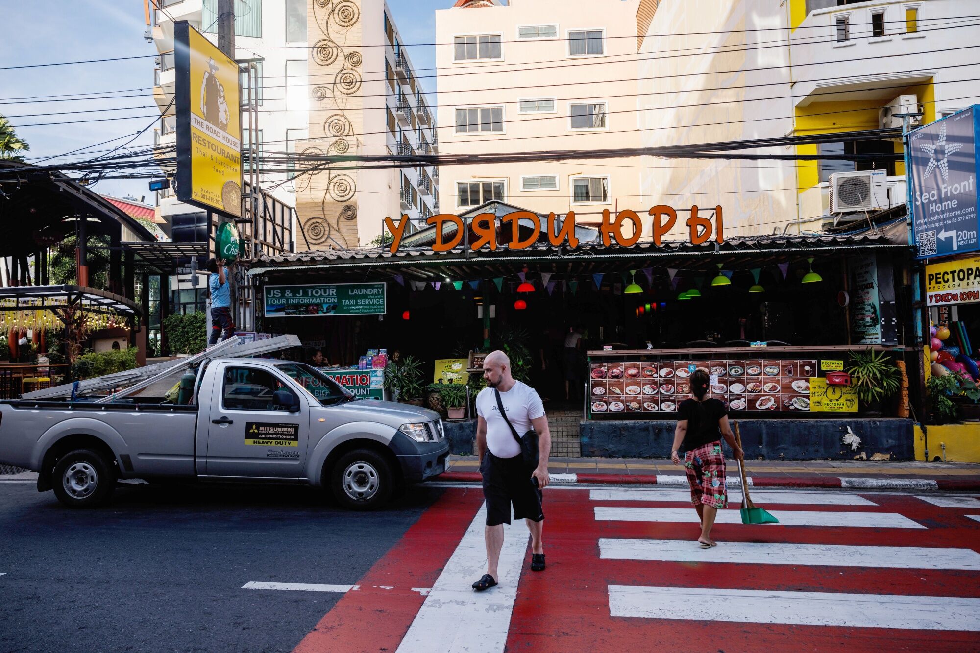 Một nhà hàng Nga ở Phuket - Ảnh: Bloomberg.