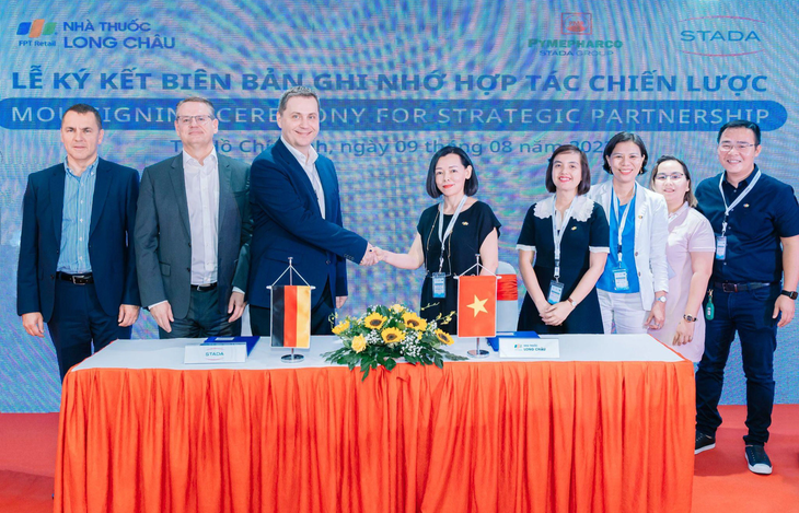 FPT Long Chau & Germany’s STADA Vietnam sign MoU