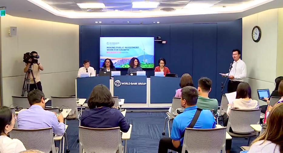 World Bank dự b&aacute;o kinh tế Việt Nam dự kiến tăng trưởng 4,7% trong năm 2023, dự b&aacute;o phục hồi dần l&ecirc;n 5,5% v&agrave;o năm 2024 v&agrave; 6% v&agrave;o năm 2025.