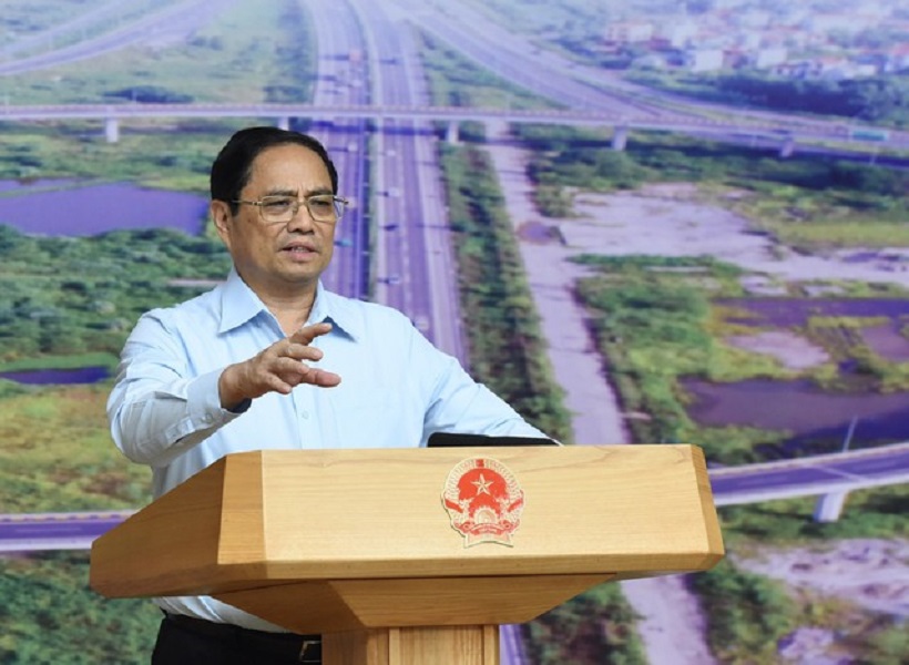 Thủ tướng Phạm Minh Chính: "3 đột phá chiến lược đang được tiến hành đúng hướng, phải "thừa thắng xông lên" để tiếp tục thực hiện, trong bối cảnh yêu cầu đặt ra phải nhanh chóng có hạ tầng kết nối để phát triển". Ảnh: VGP.